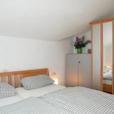 Haus Oie Idyll Mit Balkon 10 Minuten Zum * Zinnowitz